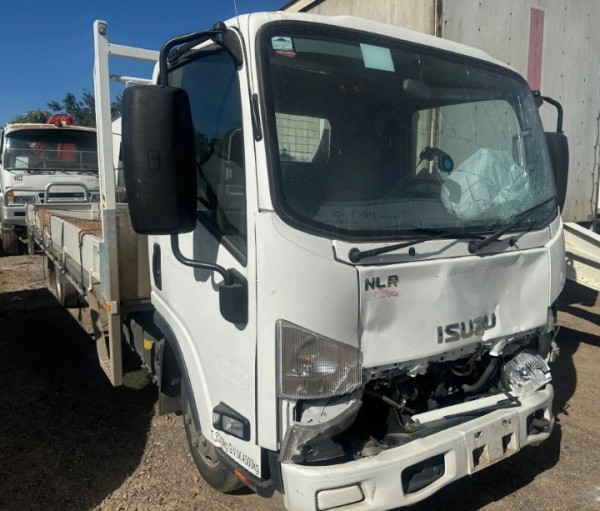 Isuzu NLR 45 150 V4223