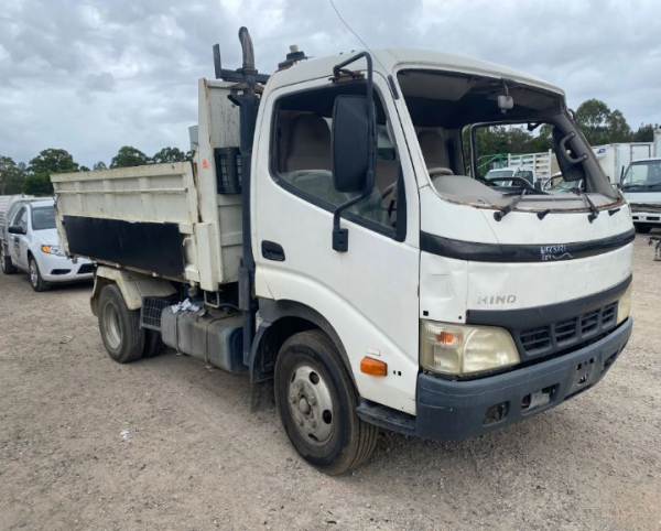 Hino Dutro Tipper V4230