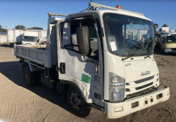 Isuzu NPR Tipper V4237