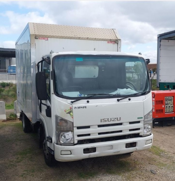 Isuzu NPR 200 V4275