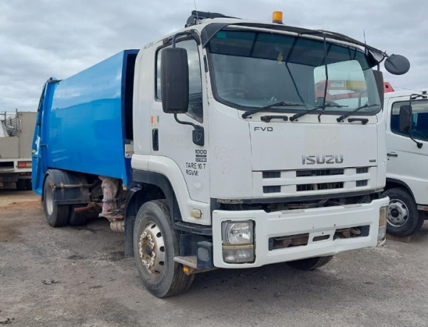 Isuzu FVD 1000 V4284