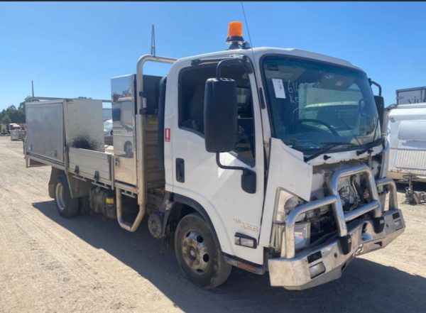 Wrecking Isuzu NPR 45 155 With 4HK1 Engine