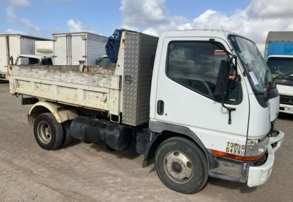 Mitsubishi FE649 Tipper V4308