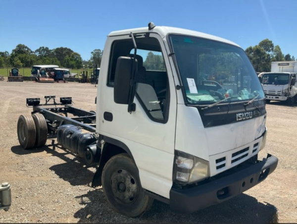 Isuzu NPR 200 E3 V4327