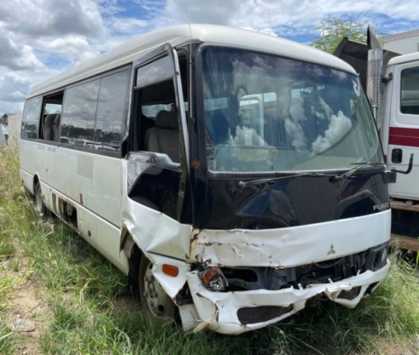 Mitsubishi Fuso Rosa BE64D V4338